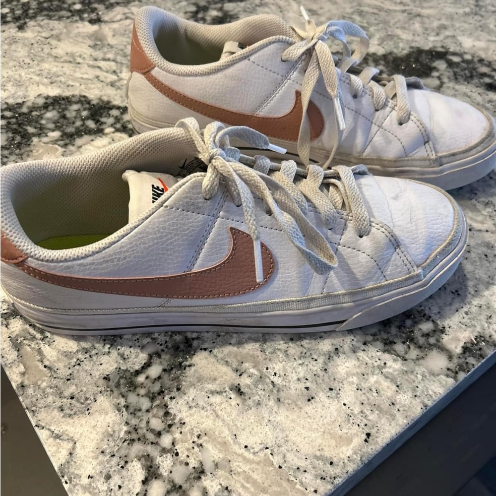 Nike casual shoe